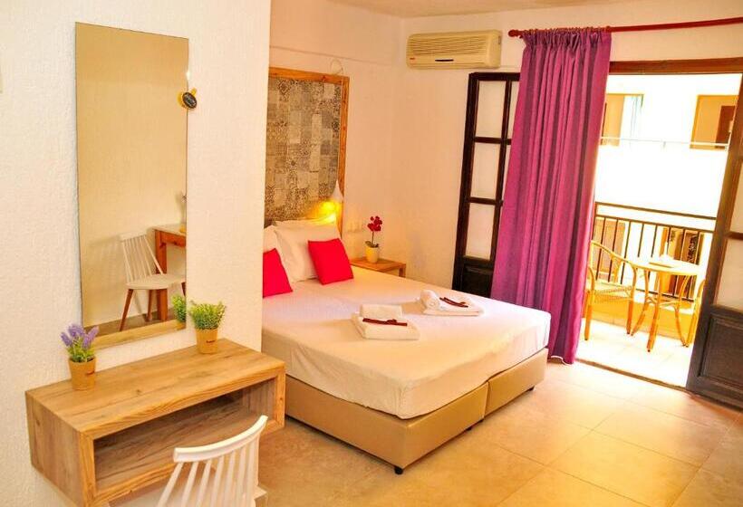 استودیوی استاندارد, Cleopatra Apartments