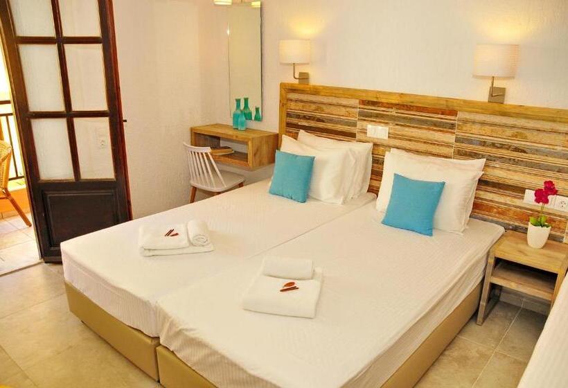 استودیوی استاندارد, Cleopatra Apartments
