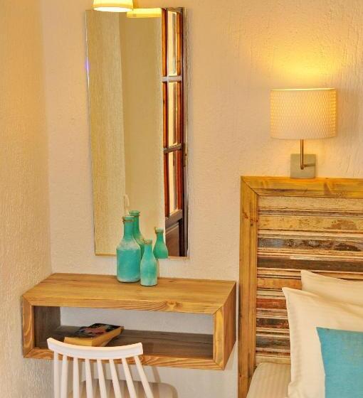 استودیوی استاندارد, Cleopatra Apartments