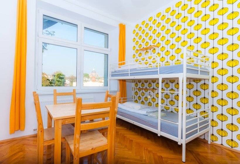 Кровать в Общей Комнате, Atlantis Hostel