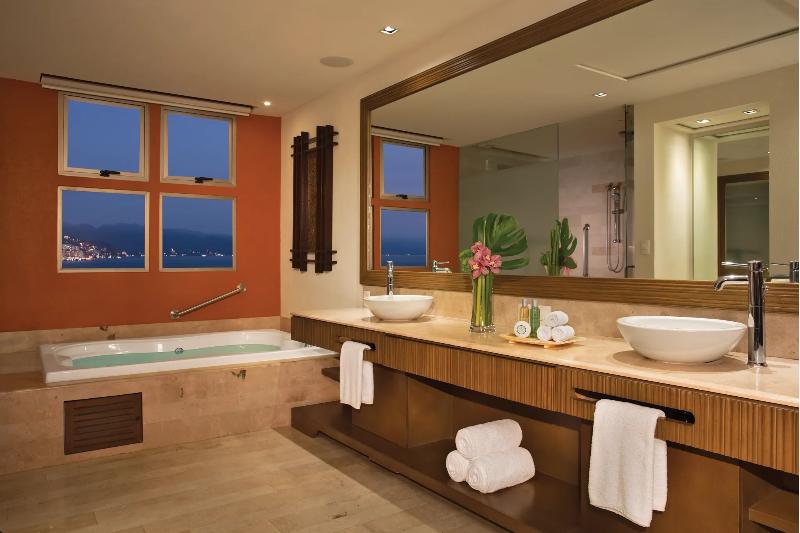سوئیت جونیور با چشم‌انداز باغ, Dreams Vallarta Bay Resorts & Spa   All Inclusive