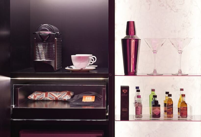 اتاق سوپریور با چشمانداز رودخانه, Me London By Melia   Covent Garden