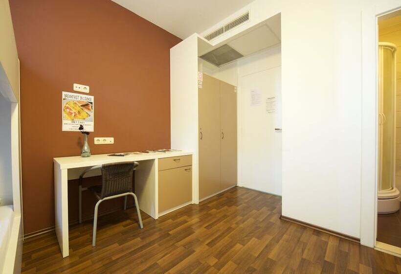 تختخواب در اتاق مشترک, Funk Lounge Hostel