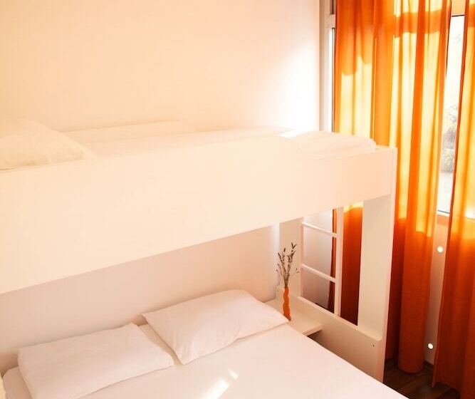 اتاق استاندارد سه نفره, Funk Lounge Hostel