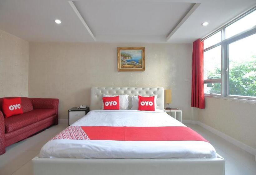 Quarto Deluxe, Diamond Residence Silom