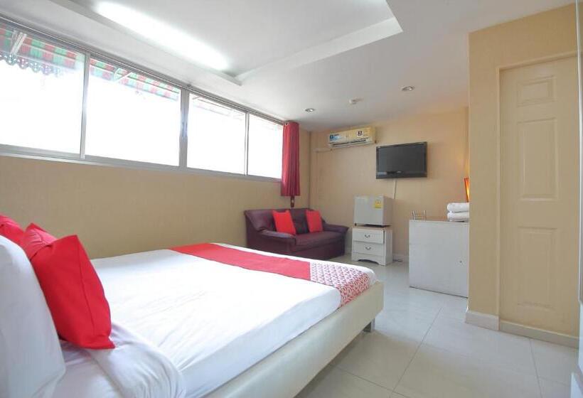 Quarto Superior, Diamond Residence Silom