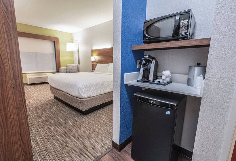 سوییت, Holiday Inn Express Hotel & Suites East Lansing, An Ihg