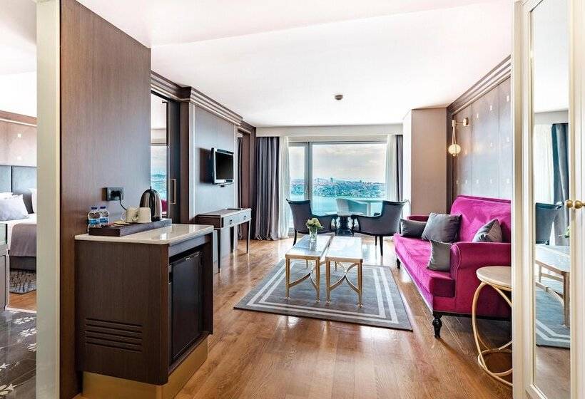 سوئیت رویال, Opera Hotel Bosphorus