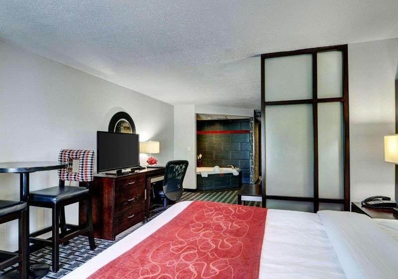 带大床的套房, Comfort Suites Williamsburg Historic Area
