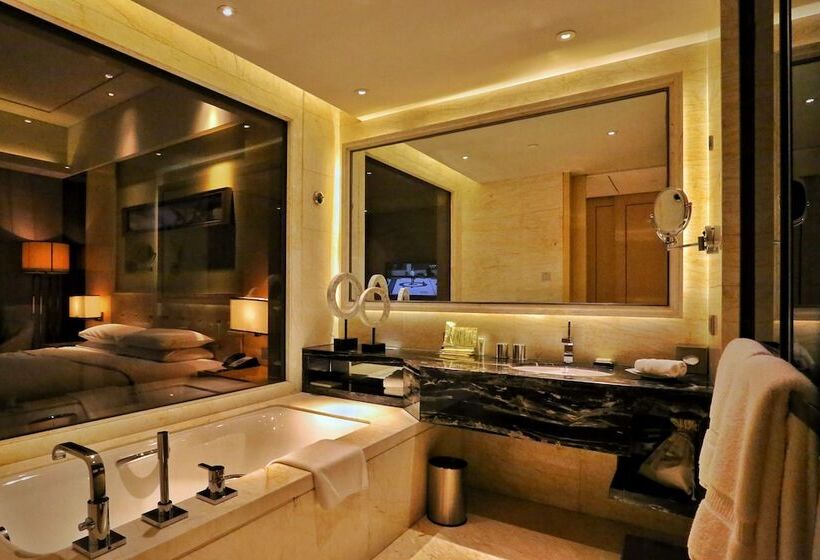 اتاق اجرایی, Hilton Dalian