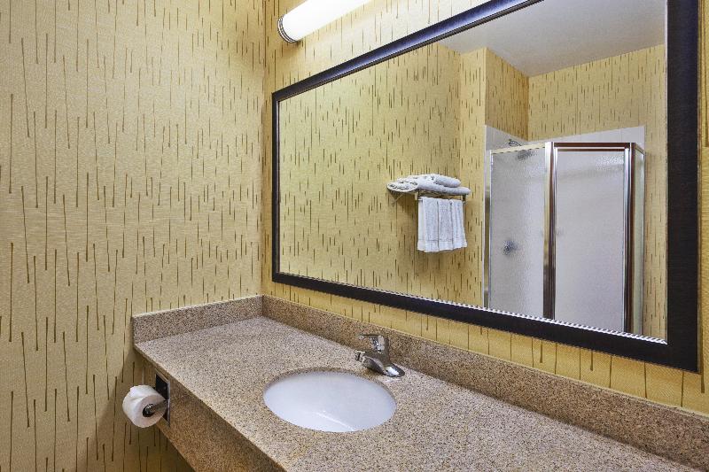 اتاق استاندارد با تخت بزرگ, Hilton Dalian