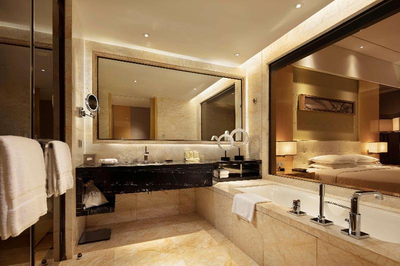 اتاق اجرایی با تخت بزرگ, Hilton Dalian