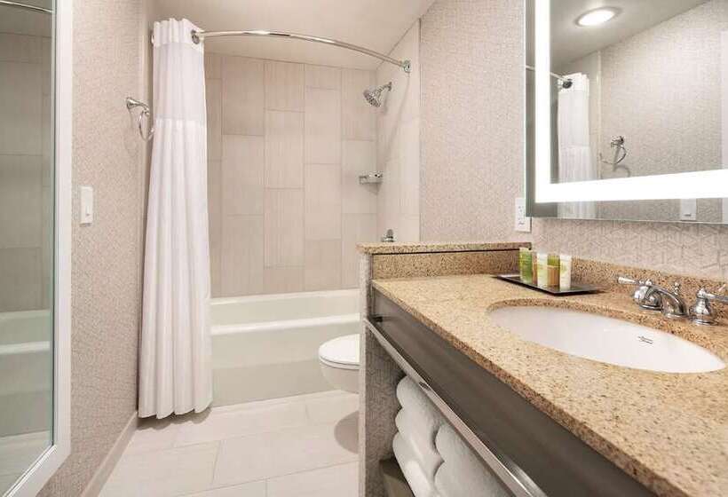 اتاق اجرایی با تخت بزرگ, Hilton Dalian