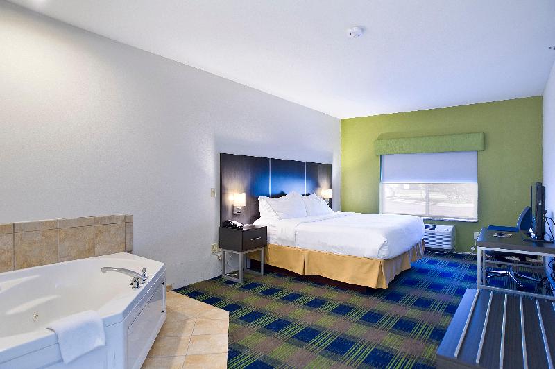 스위트 킹사이즈 침대, Holiday Inn Express Hotel & Suites Vermillion By Ihg