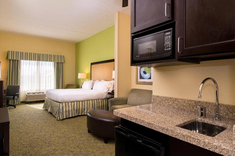 Люкс Кровать Кинг, Holiday Inn Express And Suites Dickson City, An Ihg