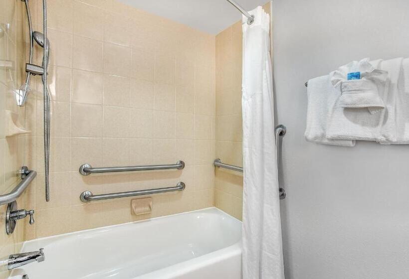 适合残疾人士使用的带超级大床的标准间, Holiday Inn Express & Suites Morristown, An Ihg