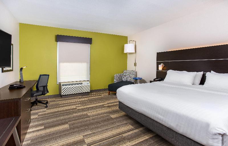 带大床的标准间, Holiday Inn Express & Suites Morristown, An Ihg