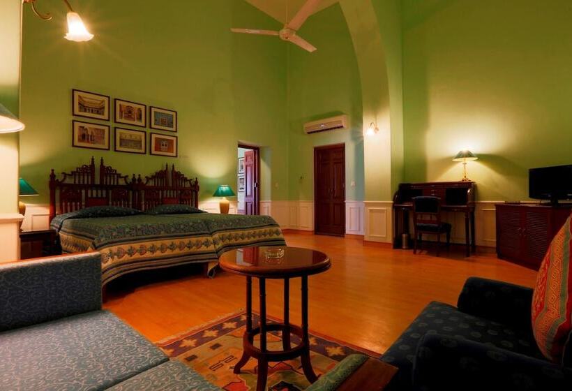 Люкс, The Lallgarh Palace A Heritage