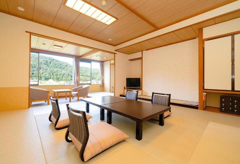 디럭스 패밀리 룸, Hoho A Hotel Overlooking The Echigo Plain And The Yahiko Mountain Range Formerly Hotel Oohashi Yakat