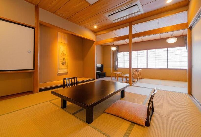 수피리어 패밀리 룸, Hoho A Hotel Overlooking The Echigo Plain And The Yahiko Mountain Range Formerly Hotel Oohashi Yakat