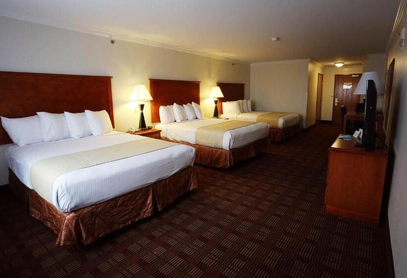 Номер Стандарт, Best Western Clubhouse Inn & Suites