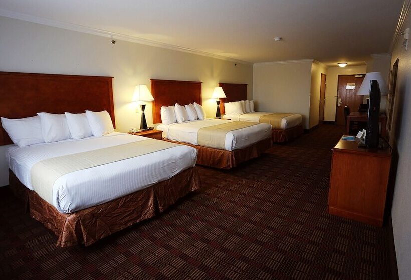 Номер Стандарт, Best Western Clubhouse Inn & Suites