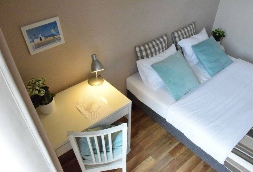 اتاق استاندارد, Blooms Inn & Apartments