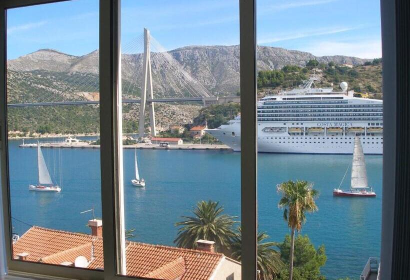Escritório Estandar Vista Mar, Apartments Villa Sirena