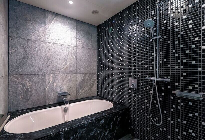 Люкс, Kkr Hotel Osaka