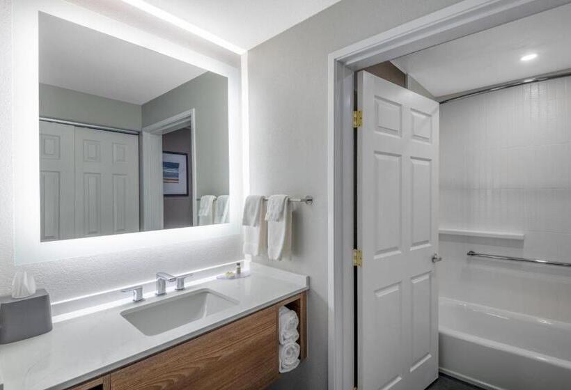 발코니가 있는 스위트, Staybridge Suites Phoenix Glendale Sports Dist, An Ihg