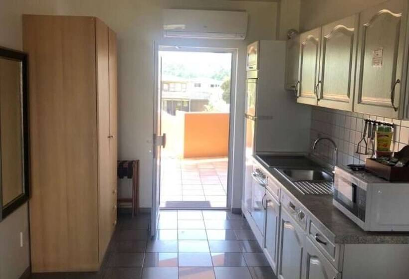 استودیوی استاندارد با تخت دوبل, Admiralty Lodge Motel
