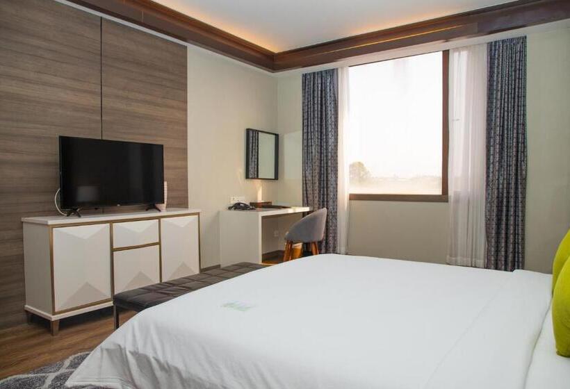 Полулюкс, Savan Resorts