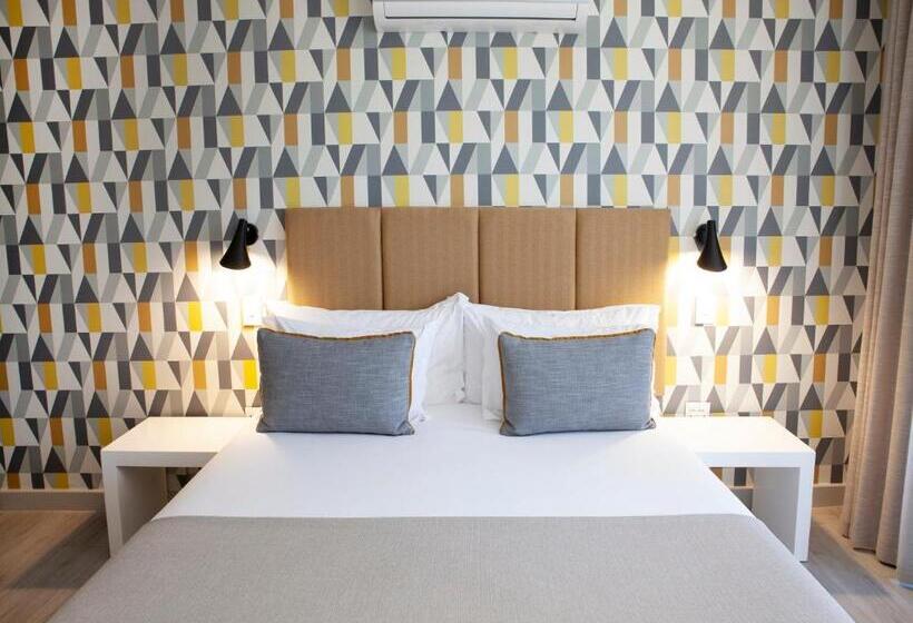 디럭스 룸 킹사이즈 침대, Zest Boutique Hotel By The Living Journey Collection