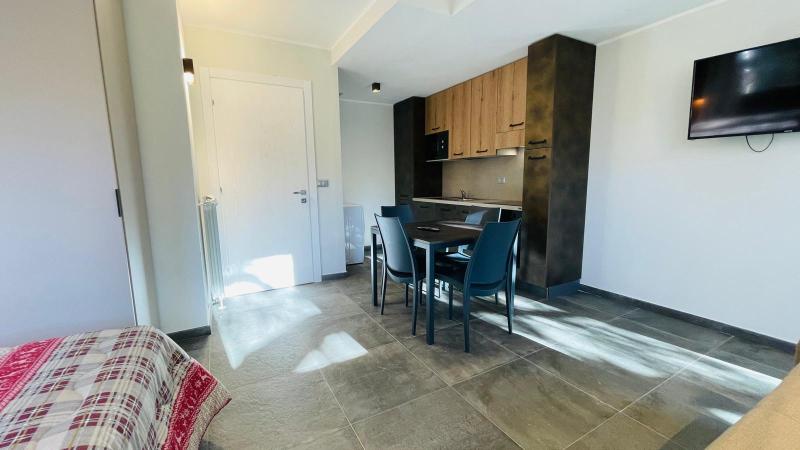 스탠다드 스튜디오, Residence Villa Linda