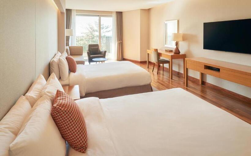 Номер Deluxe, Mercure Ambassador Jeju