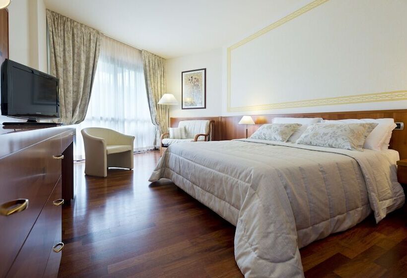 Номер Стандарт с Балконом, Savoy Beach Hotel & Thermal Spa