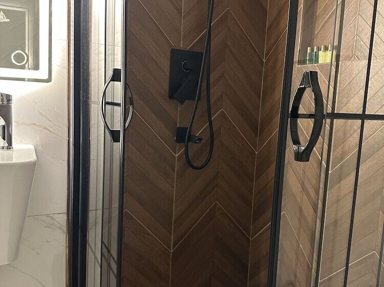 اتاق استاندارد, Blue Tuana Hotel Old City