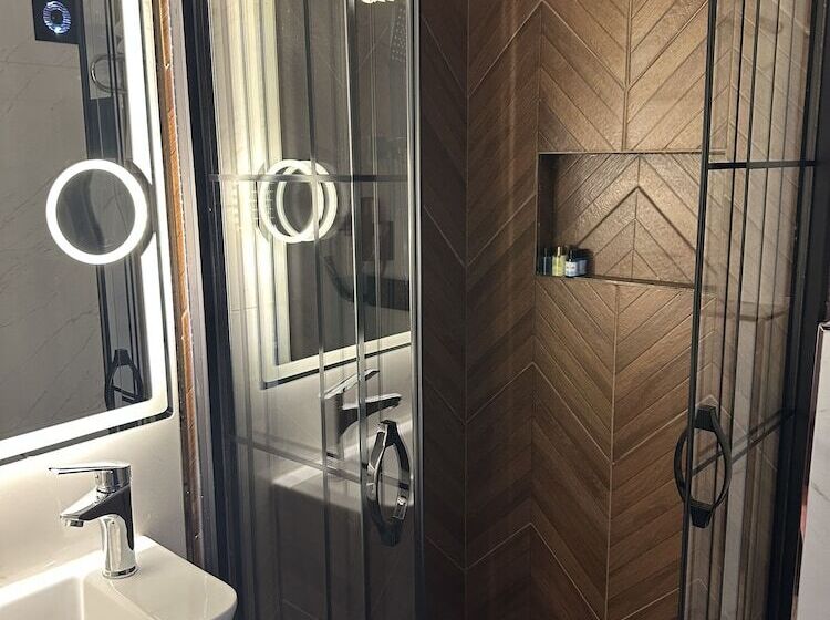 اتاق استاندارد, Blue Tuana Hotel Old City