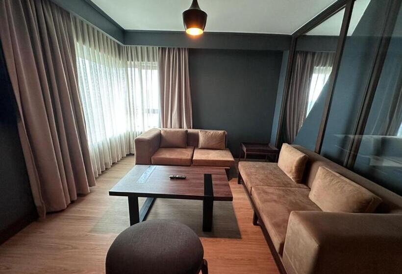 자쿠지 스위트, Courtyard By Marriott Puerto Montt