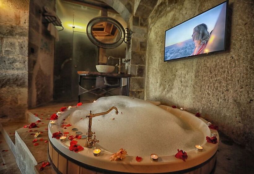 Люкс Повышенной Комфортности, Traveller S Cave