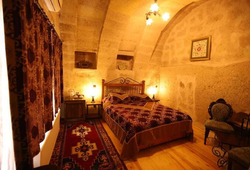 Номер Стандарт, Traveller S Cave