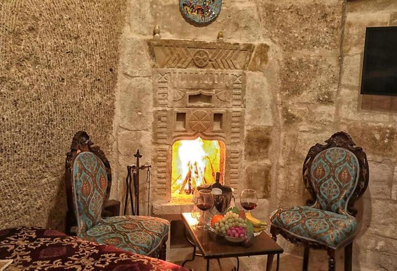 Номер Стандарт, Traveller S Cave