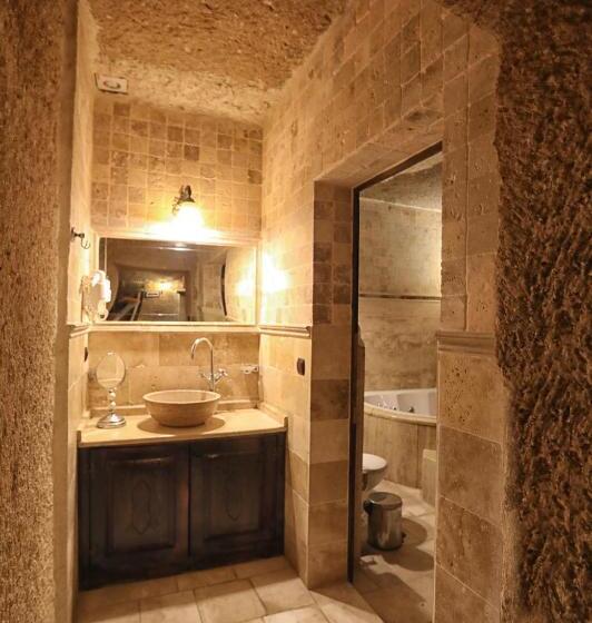 Трехместный Номер Deluxe, Traveller S Cave