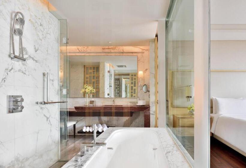 带大床的行政房间, Jw Marriott Hotel Chandigarh