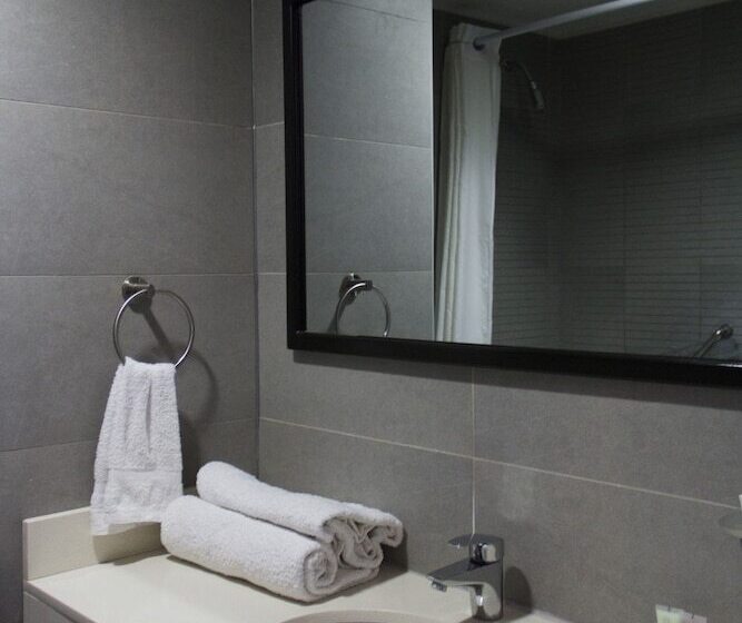 חדר סטנדרט לארבעה, Gavina Express Iquique