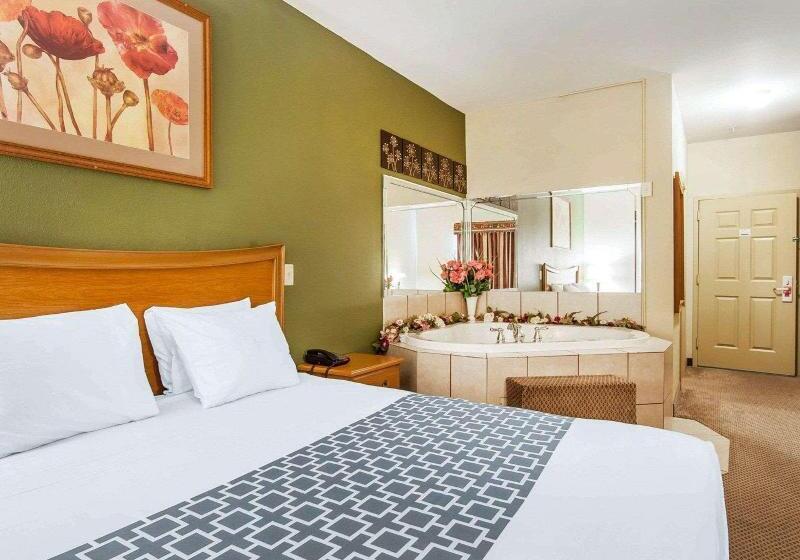 스탠다드 룸 킹사이즈 침대, Econo Lodge  Inn & Suites