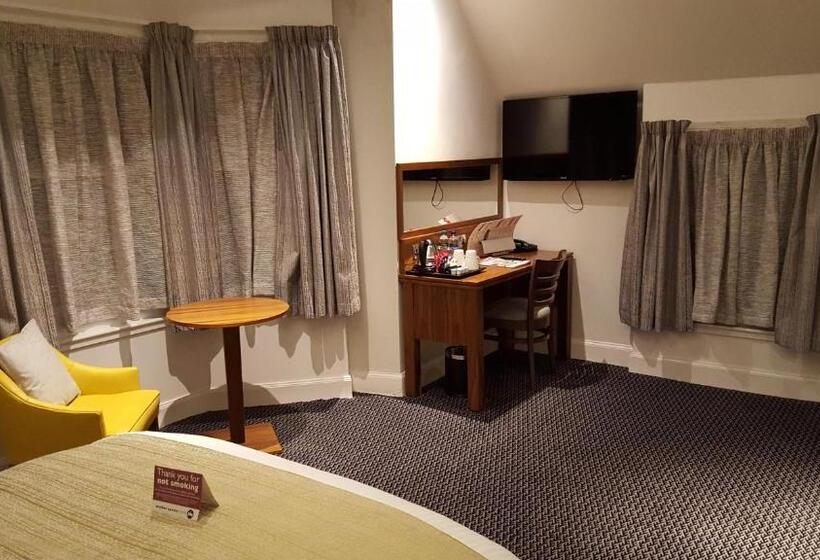 Quarto Estandar, The Cross Keys