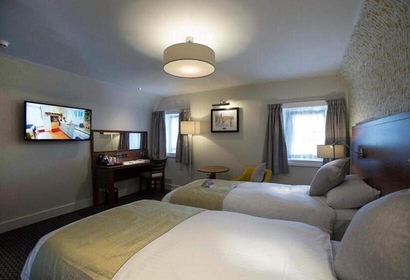 Quarto Familiar, The Cross Keys