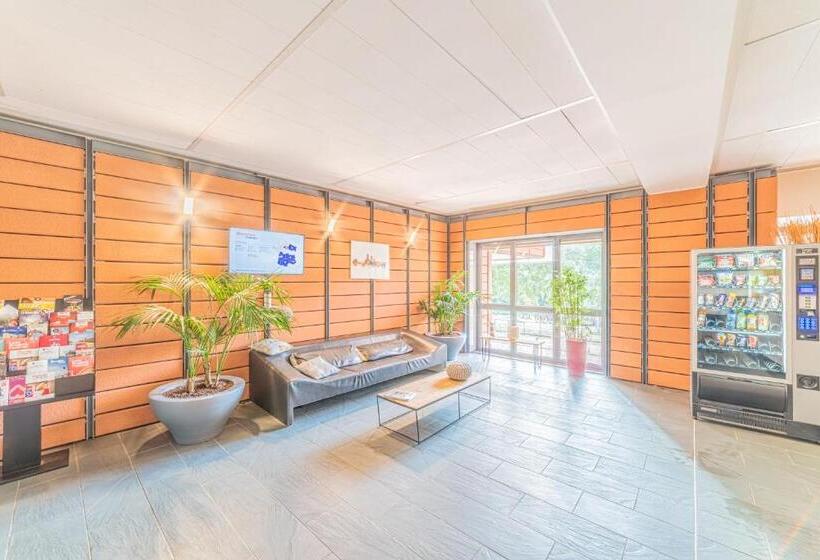 Escritório Estándar, Residence Montempo Lyon Cite Internationale