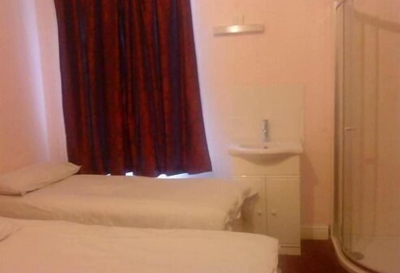Номер Стандарт Совместная Ванная, Priory Guest House